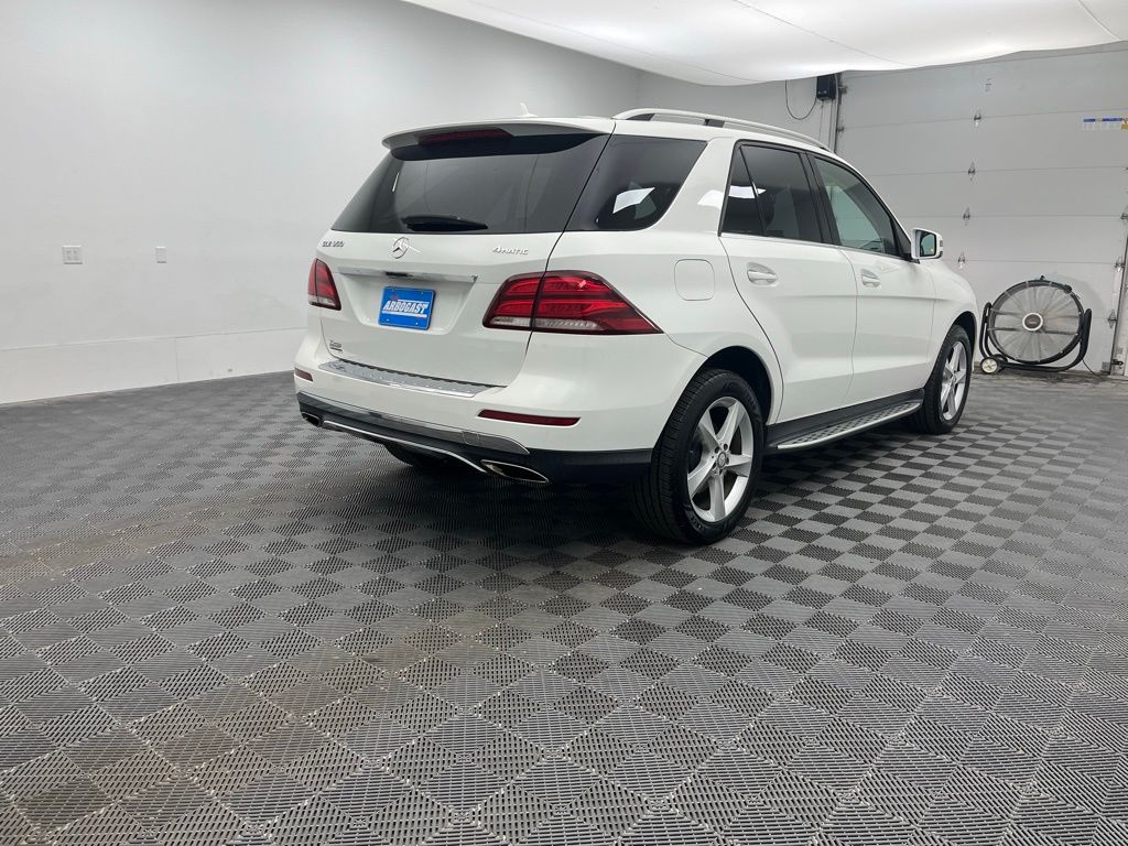 2017 Mercedes Benz GLE 350 4MATIC photo 2