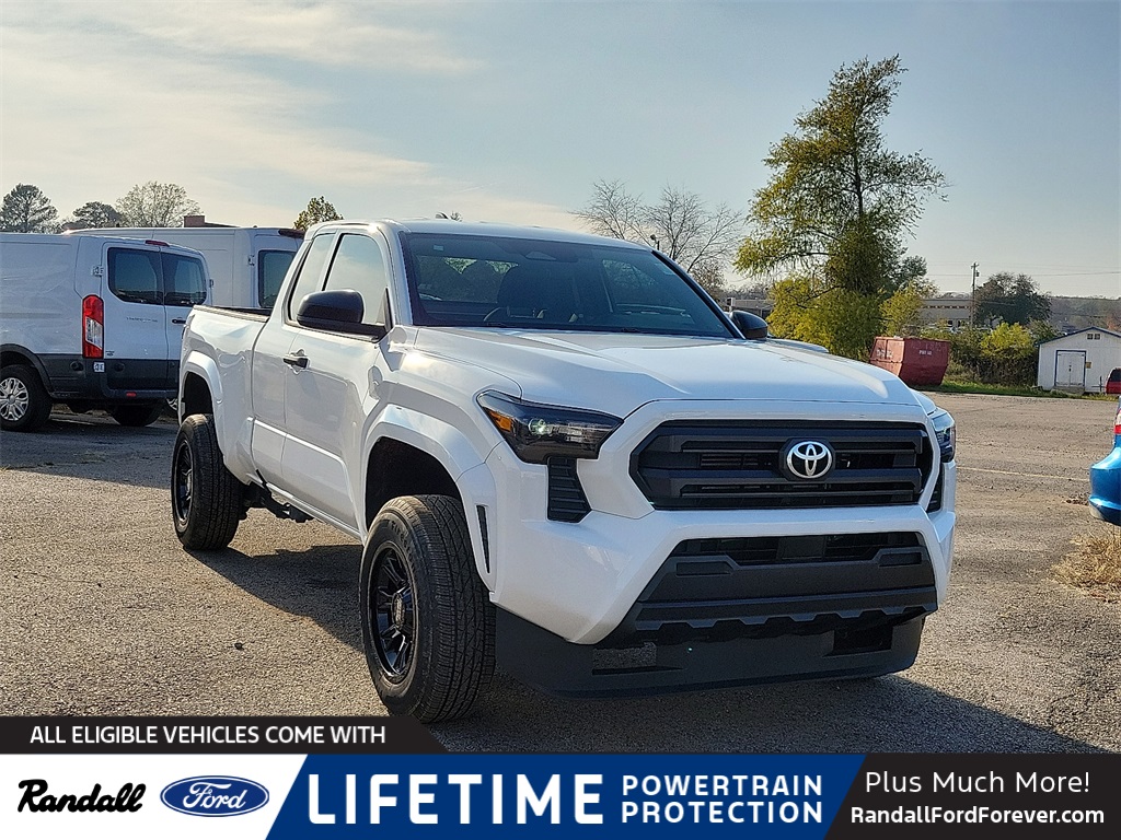 2024 Toyota Tacoma SR's photo