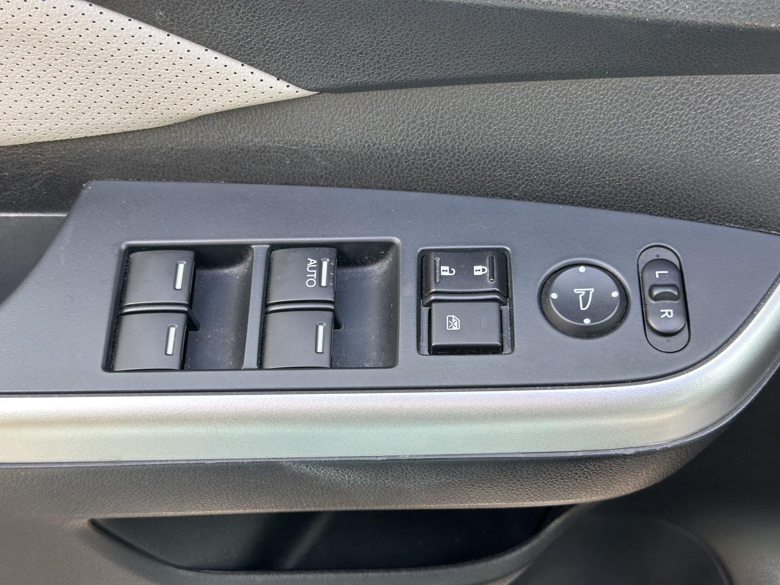 2016 Honda CR-V Touring photo 11
