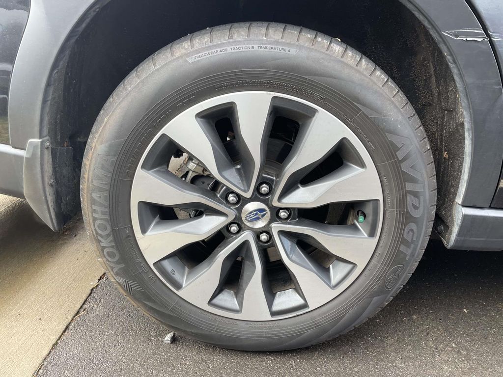 2023 Subaru Outback Touring photo 3