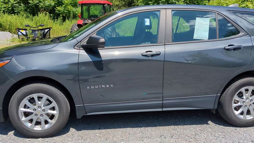 2020 Chevrolet Equinox LS photo 2