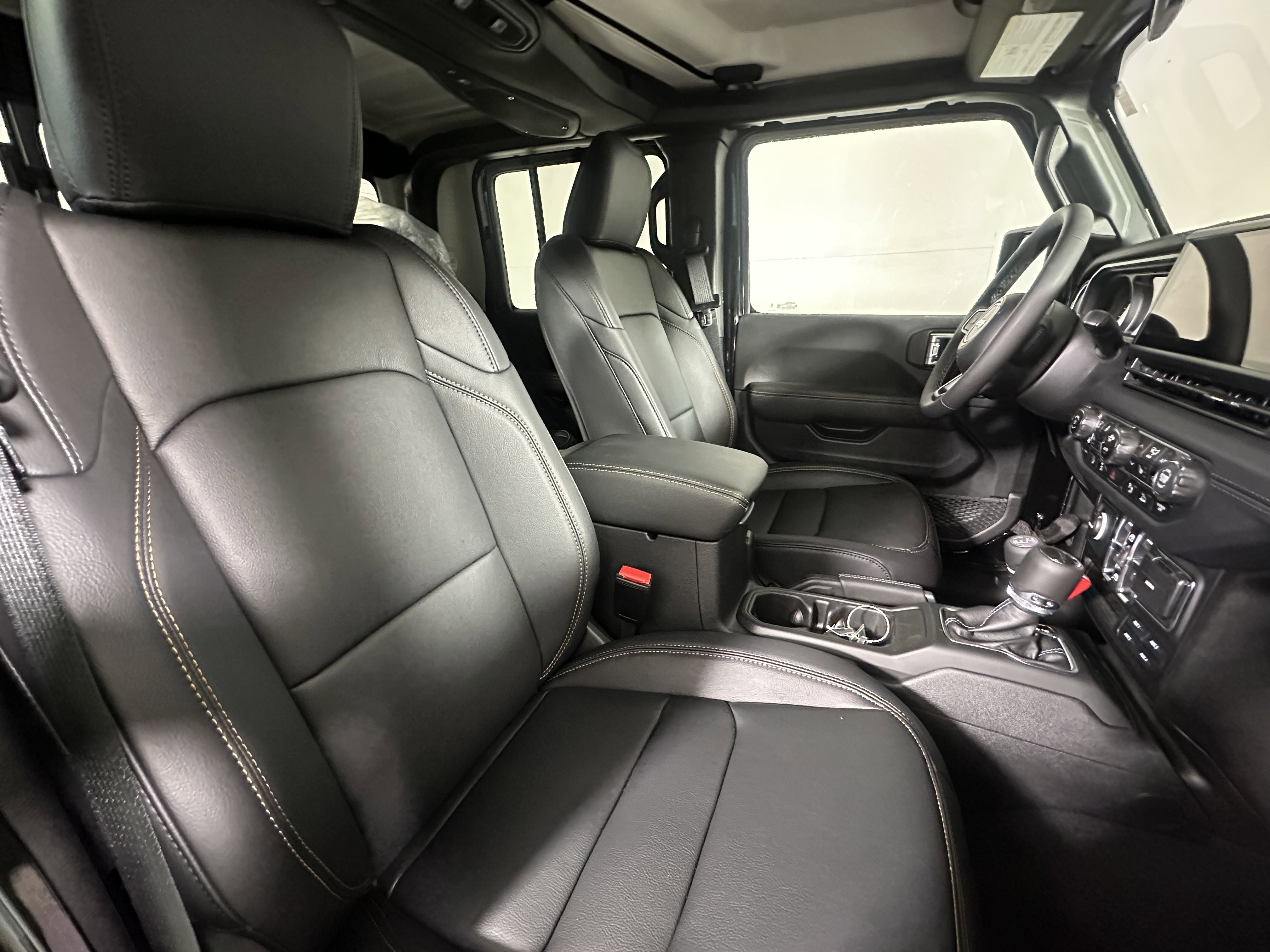 2025 Jeep Gladiator Sport photo 11