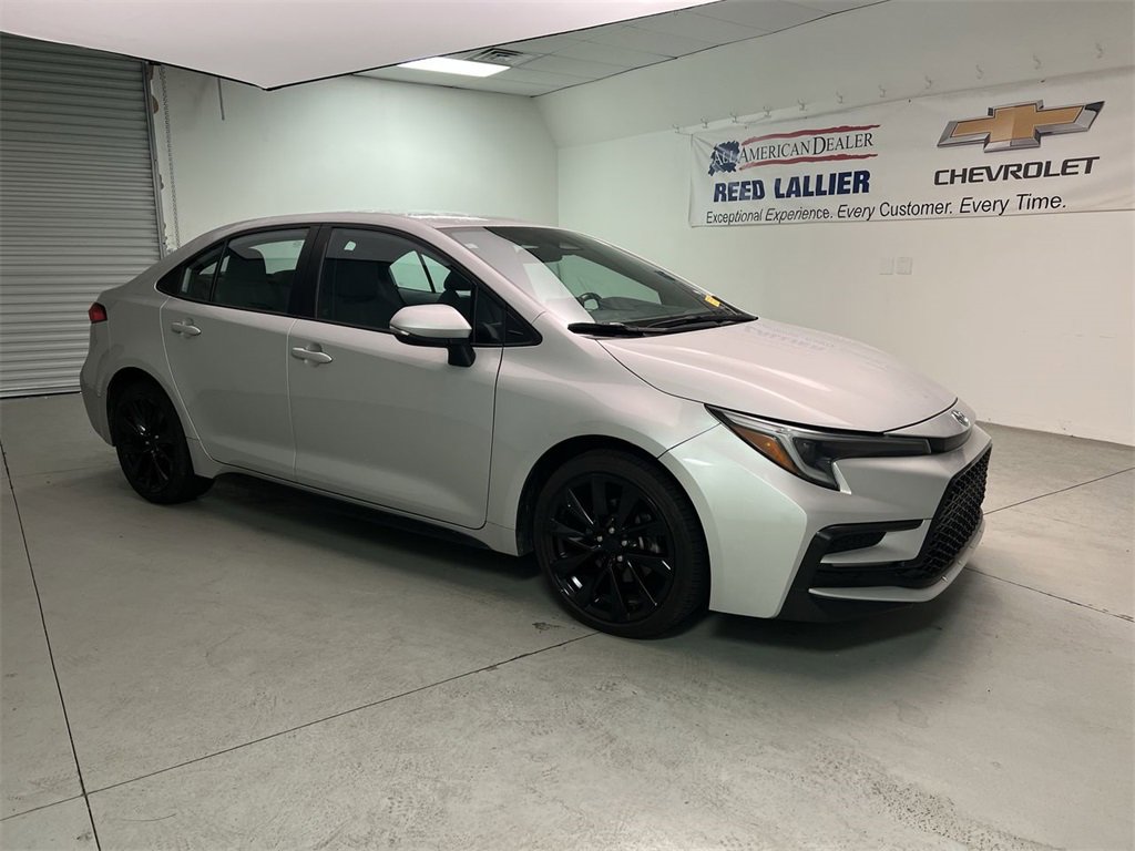 2023 Toyota Corolla SE photo 2