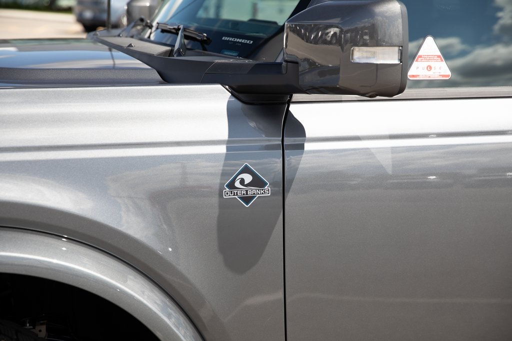 2024 Ford Bronco Outer Banks photo 4