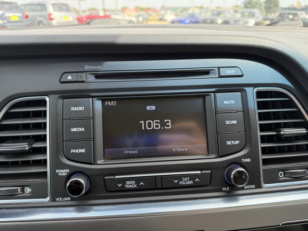 2016 Hyundai Sonata SE Hybrid photo 21