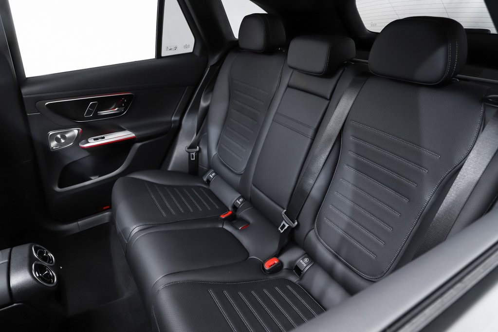 2025 Mercedes Benz GLC 300 4MATIC photo 8