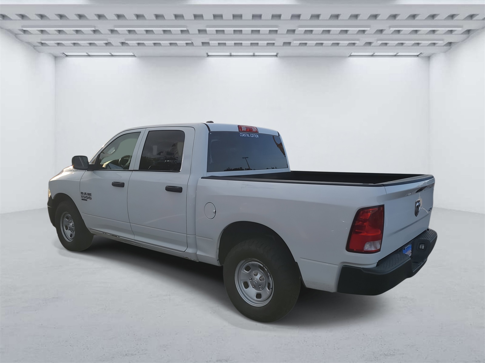 2021 Ram 1500 Classic Tradesman photo 3