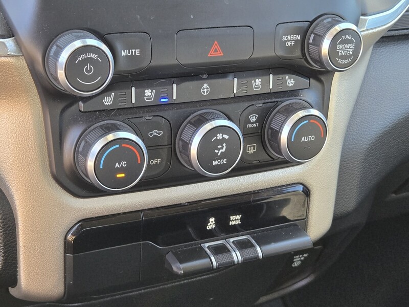 2019 Ram 1500 Laramie photo 18