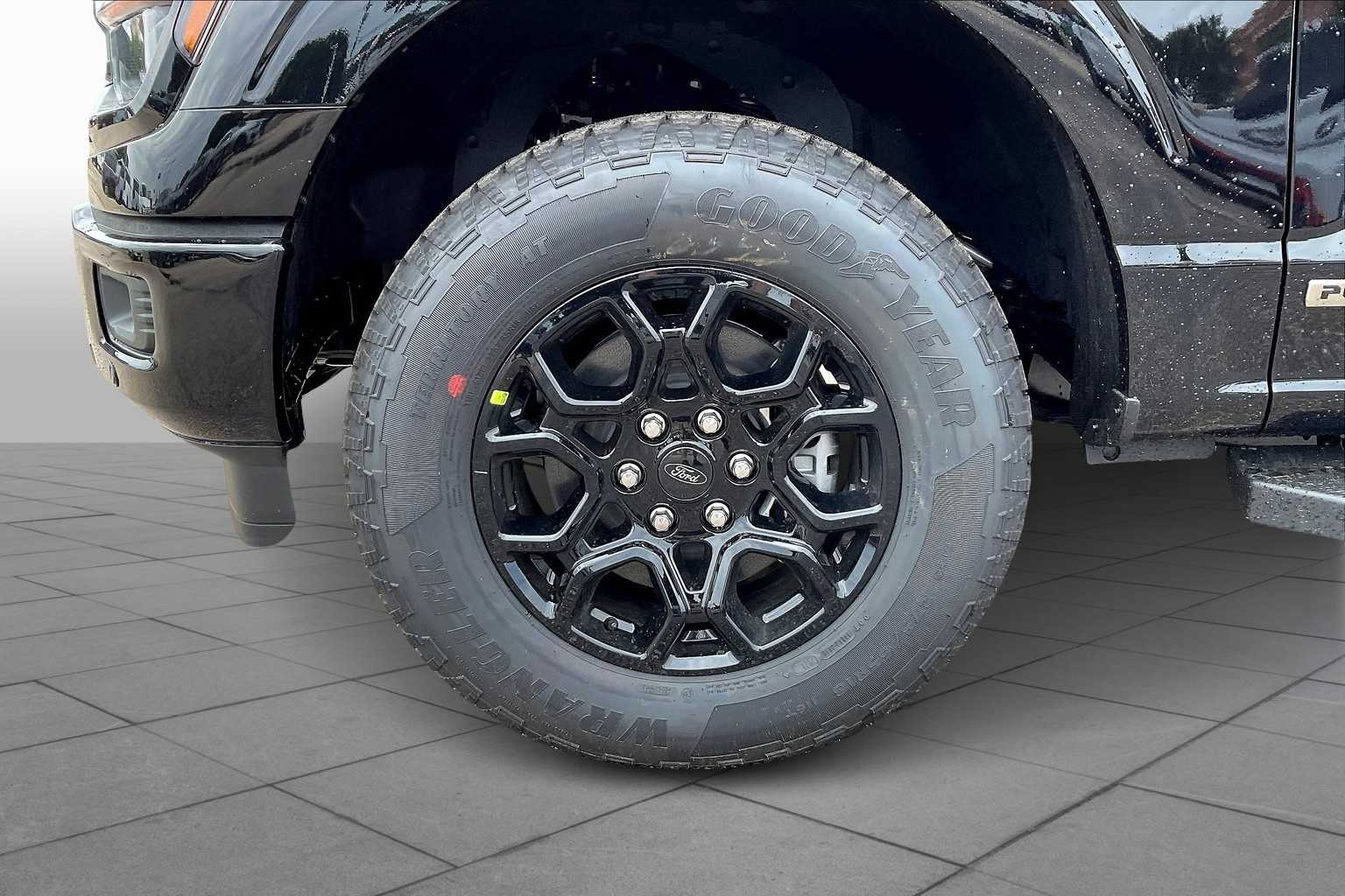 2025 Ford F-150 XLT photo 11