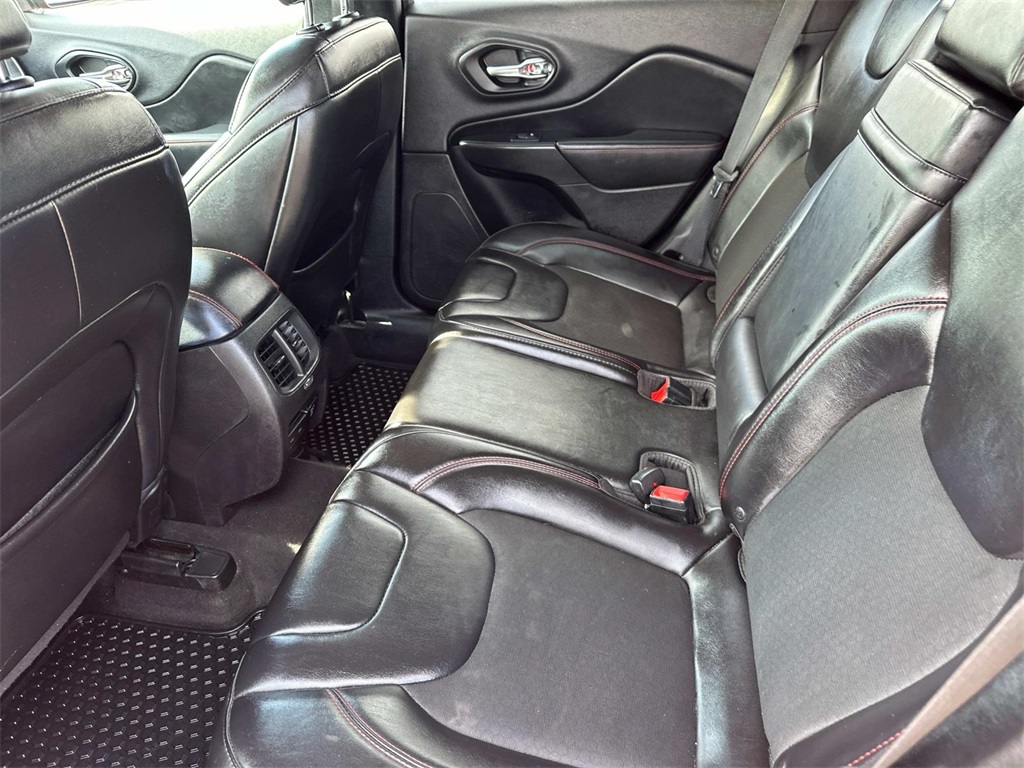 2019 Jeep Cherokee Trailhawk photo 13