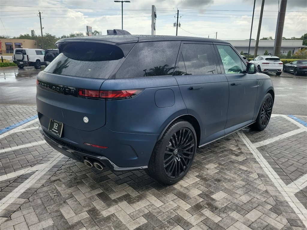 2025 Land Rover Range Rover Sport photo 5