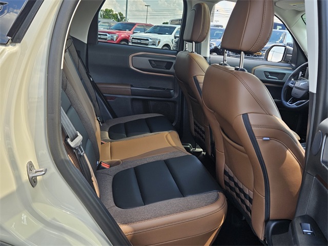 2025 Ford Bronco Sport Outer Banks photo 15