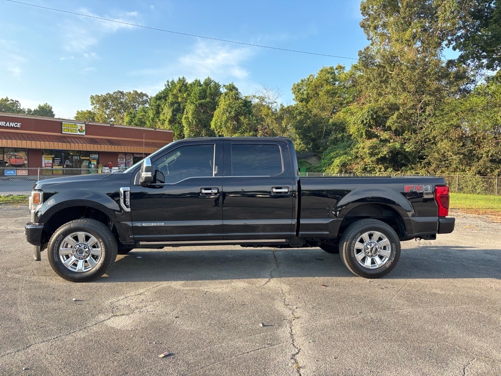 2022 Ford F-350 Lariat photo 2
