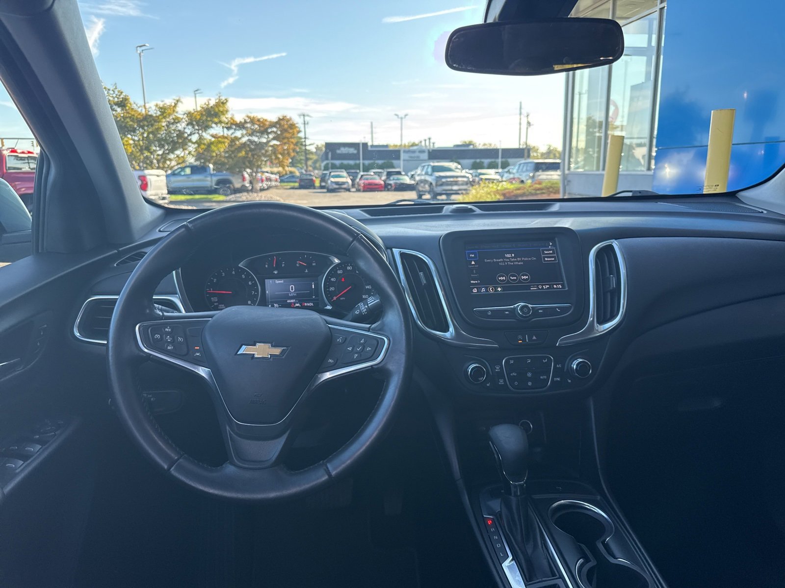 2022 Chevrolet Equinox LT photo 2