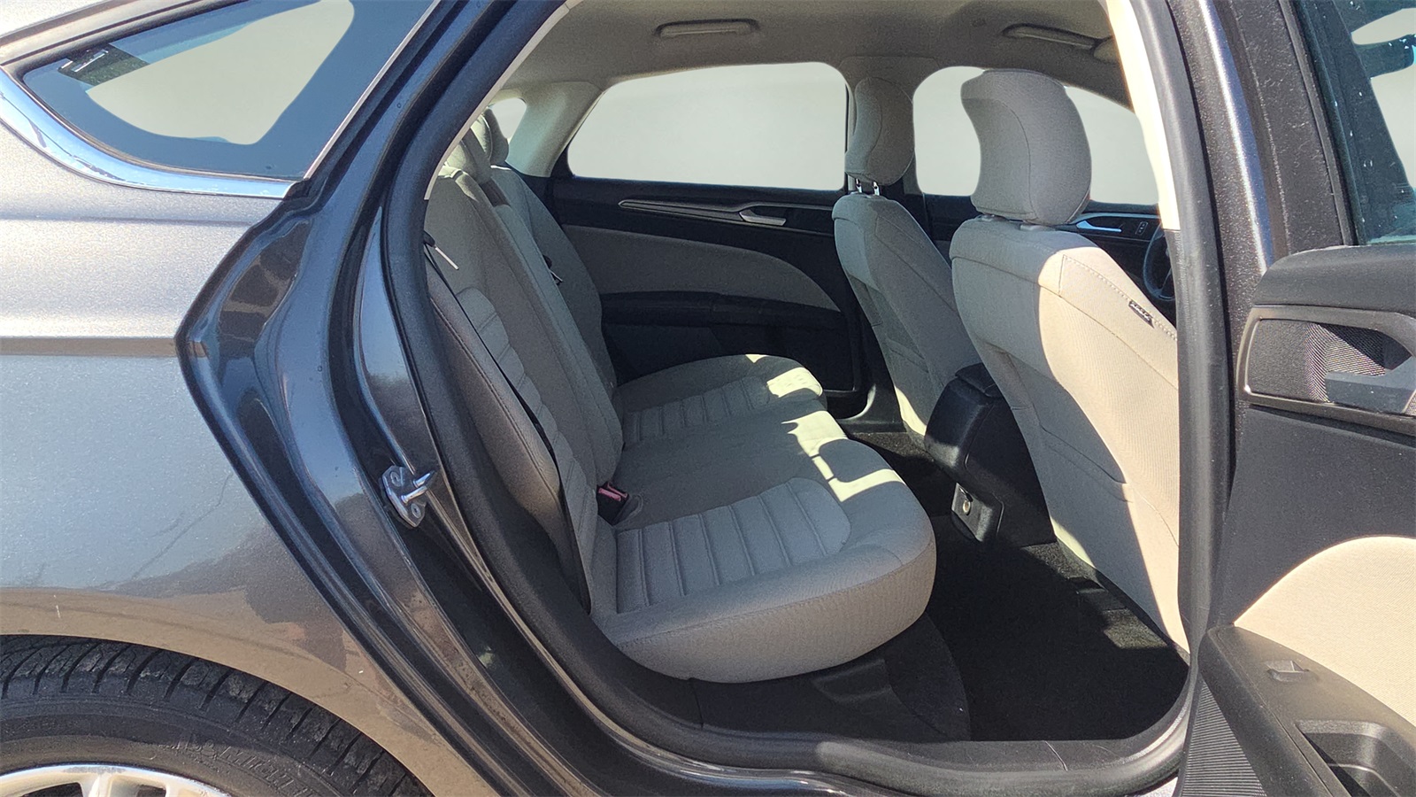 2018 Ford Fusion Hybrid S photo 12