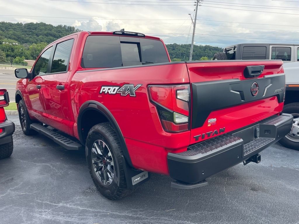 2023 Nissan Titan PRO-4X photo 5