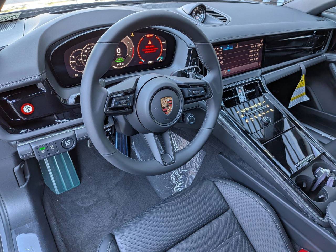 2026 Porsche Panamera E-Hybrid 4 photo 4