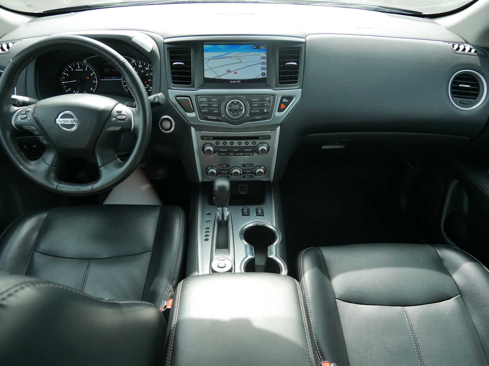 2020 Nissan Pathfinder SL photo 16