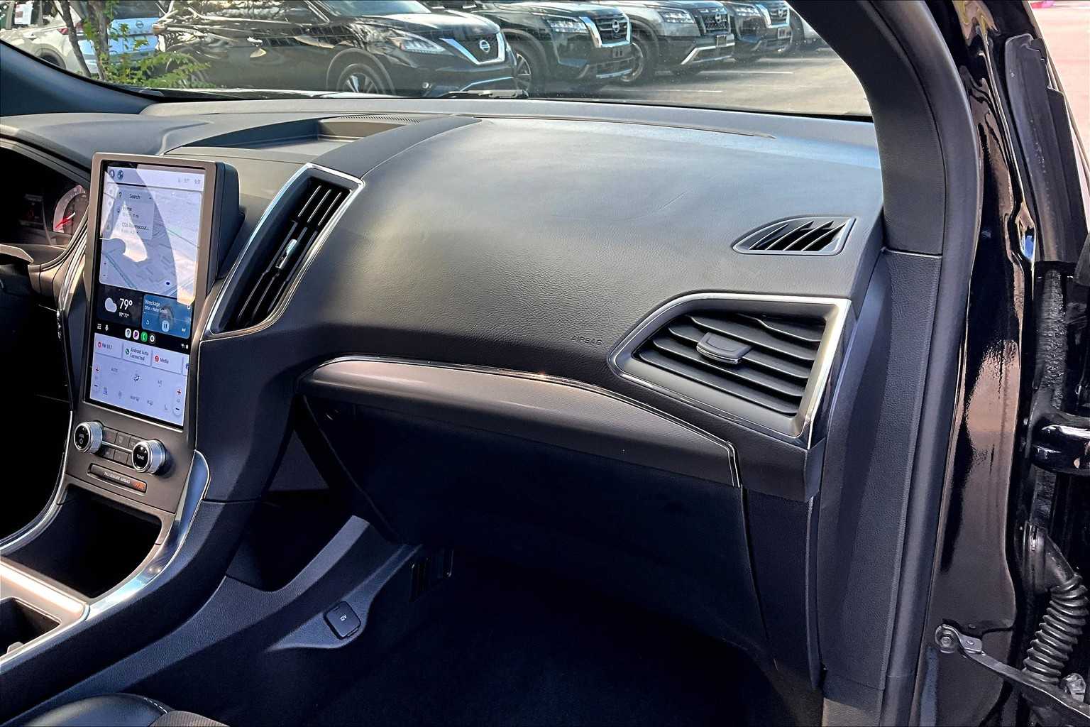 2022 Ford Edge ST photo 15