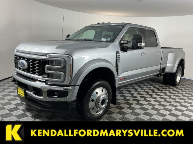 2024 Ford F-450 Super Duty Lariat's photo