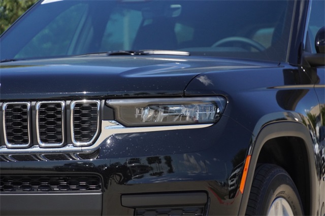 2025 Jeep Grand Cherokee Laredo X photo 4