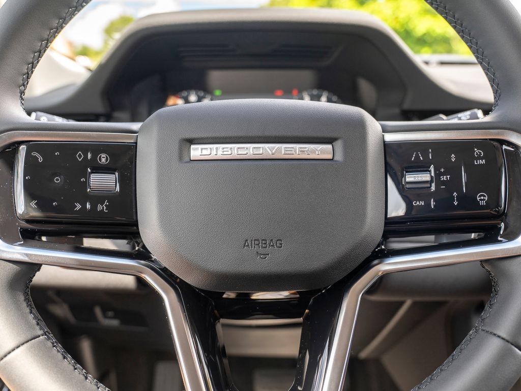 2025 Land Rover Discovery Sport S photo 11