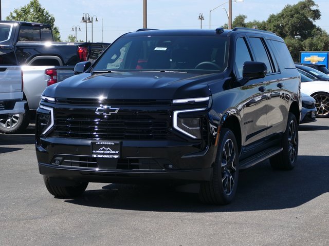 2026 Chevrolet Suburban RST photo 7