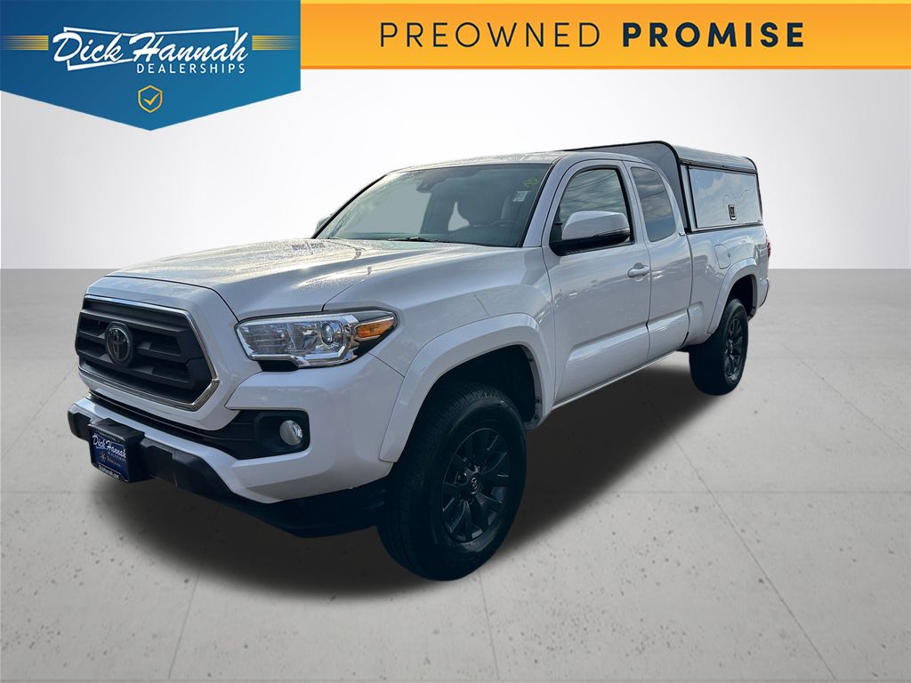 2022 Toyota Tacoma SR5's photo