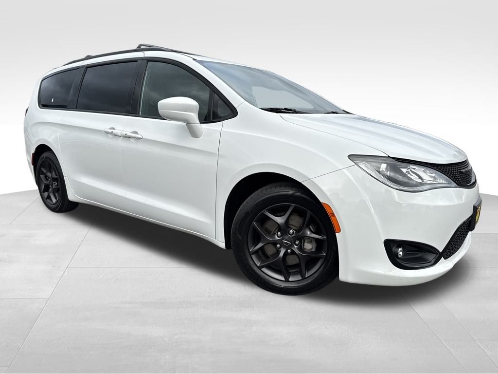 2018 Chrysler Pacifica Touring L Plus's photo