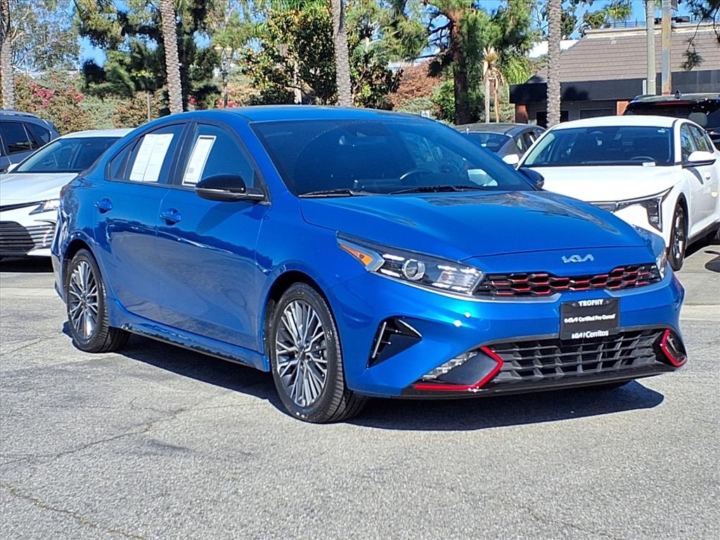 2023 Kia Forte GT-Line photo 4