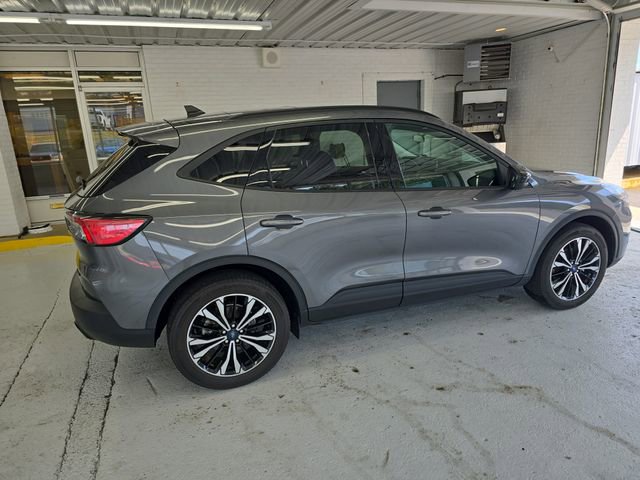 2021 Ford Escape SEL photo 5