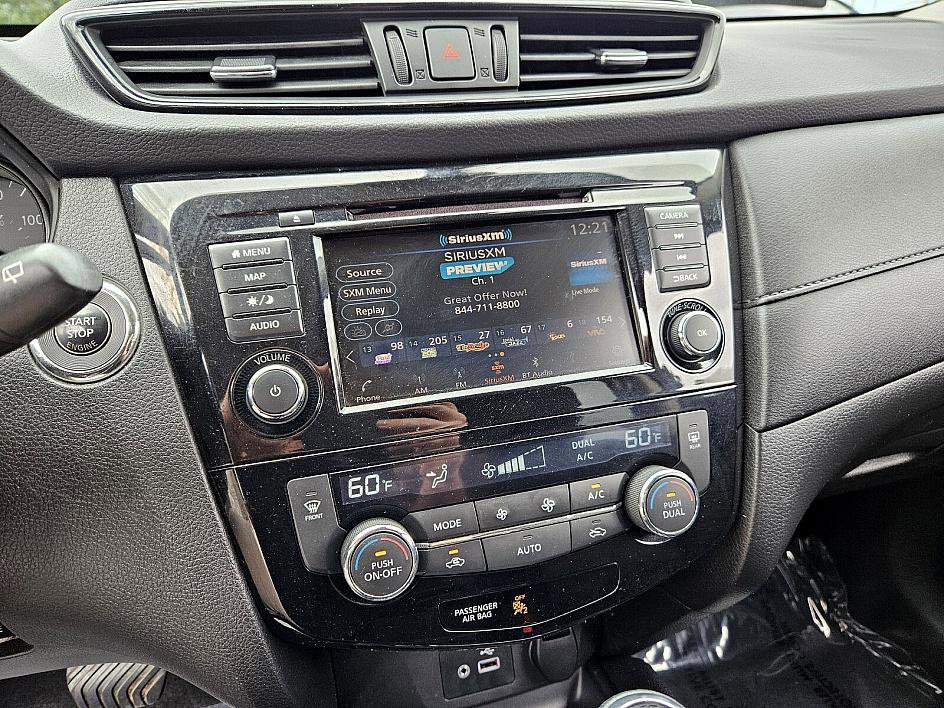2019 Nissan Rogue SV photo 18