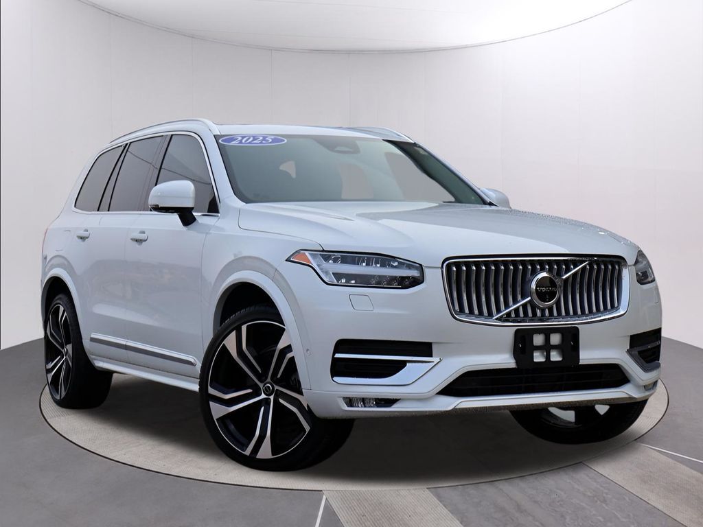 2025 Volvo XC90 Ultra's photo