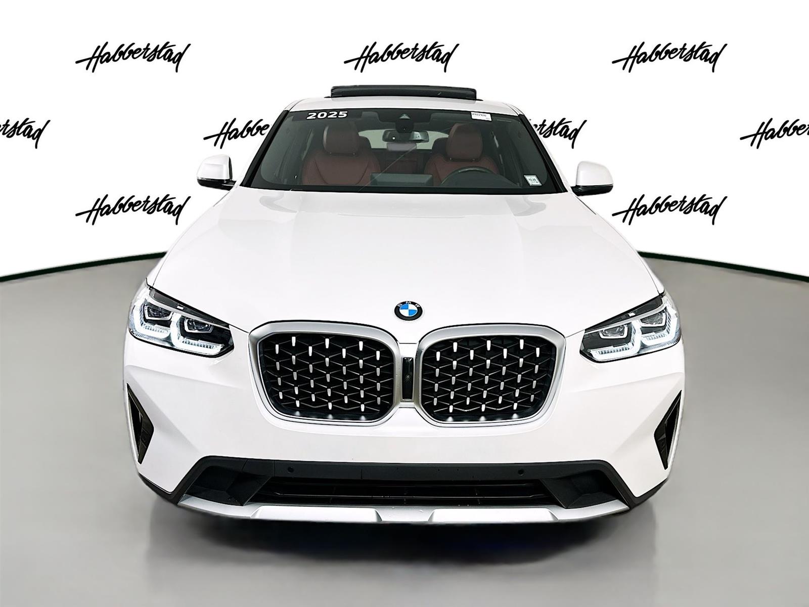 Used 2025  BMW xDrive30i image 2