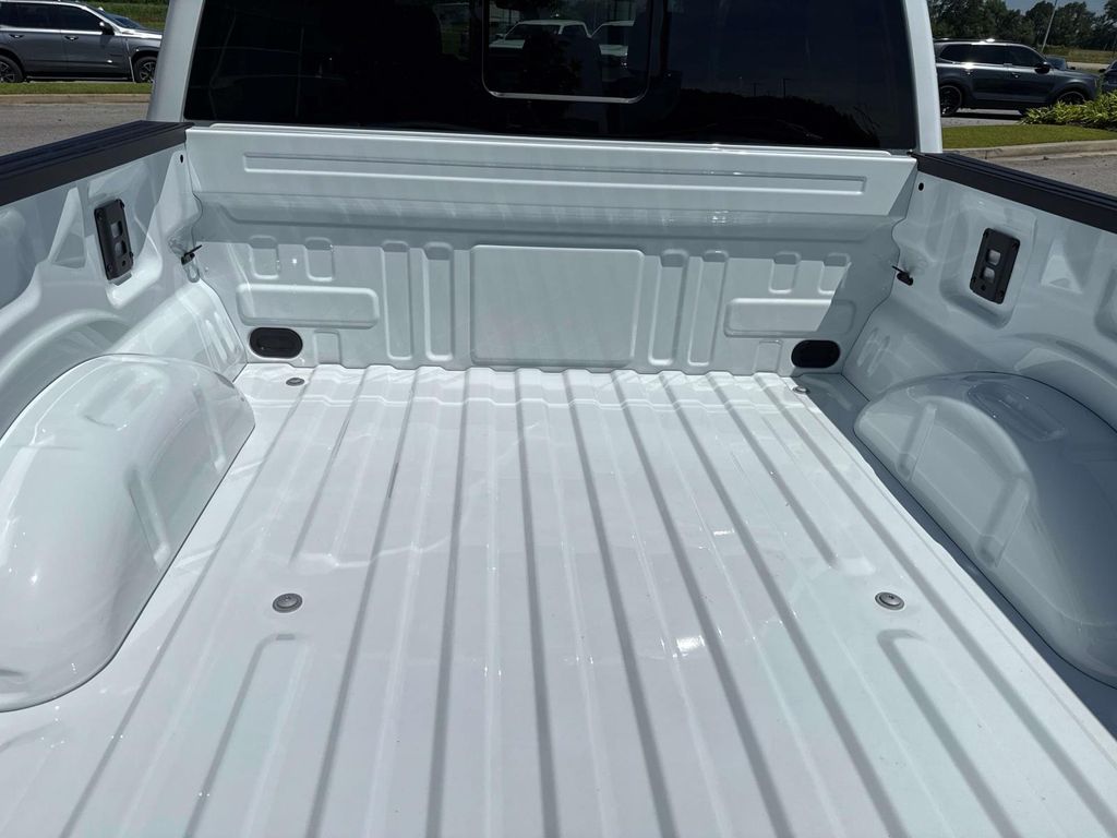 2025 Ford F-150 XLT photo 5