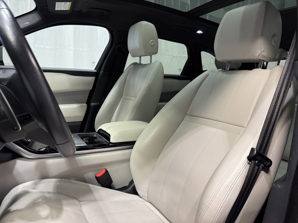 2023 Land Rover Range Rover Velar R-Dynamic S photo 18