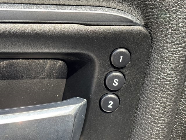 2022 Ram 3500 Laramie photo 24