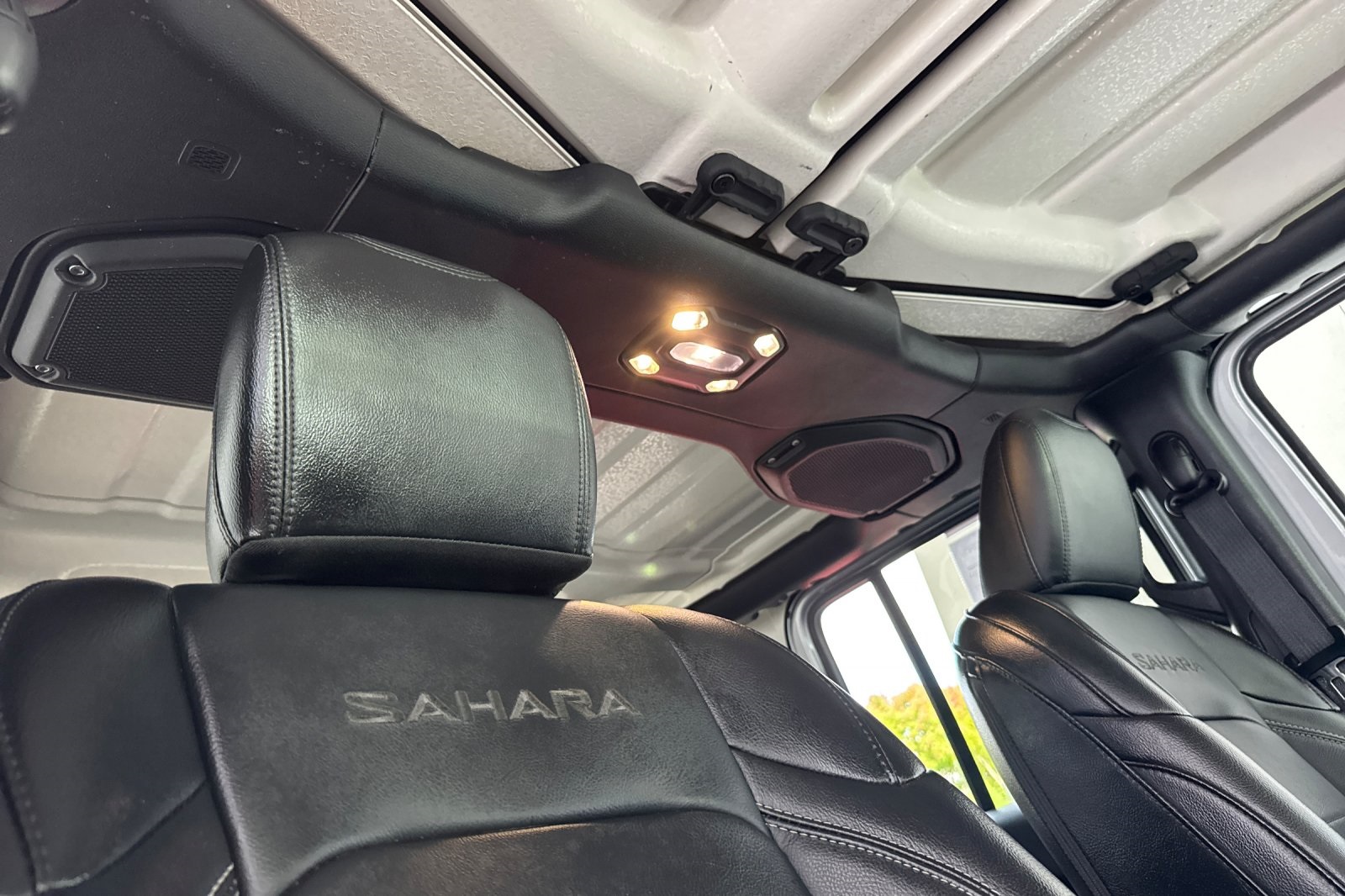 2023 Jeep Wrangler Sahara 4xe photo 19