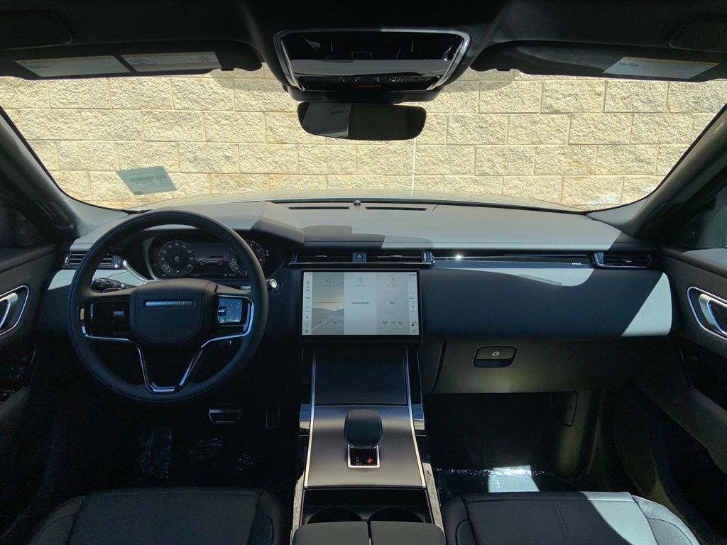 2026 Land Rover Range Rover Velar SE photo 18
