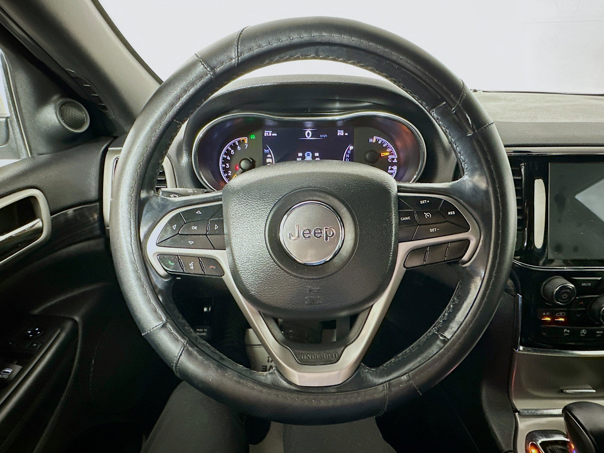 2021 Jeep Grand Cherokee Laredo X photo 8