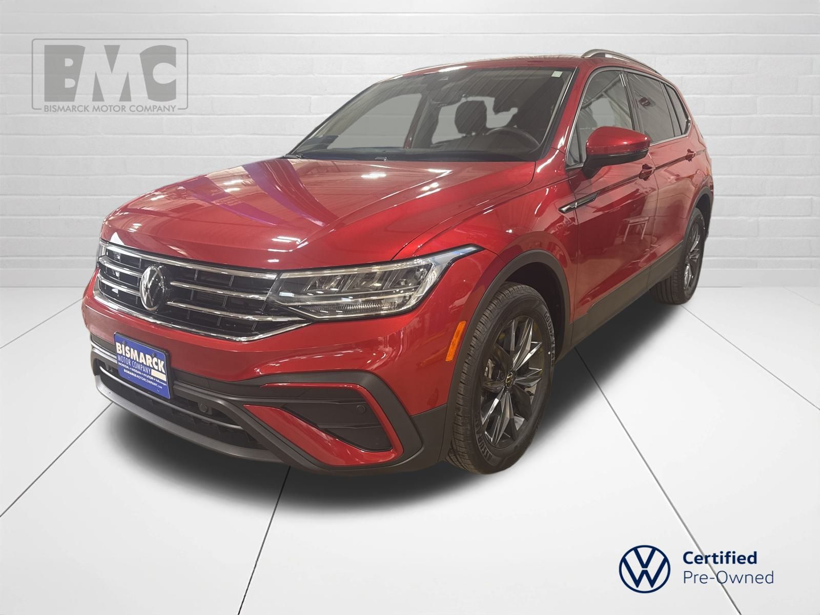 2022 Volkswagen Tiguan SE's photo