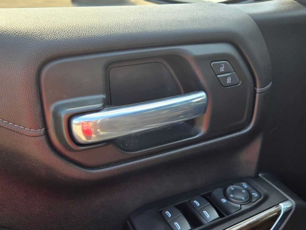 2020 Chevrolet Silverado 1500 RST photo 18