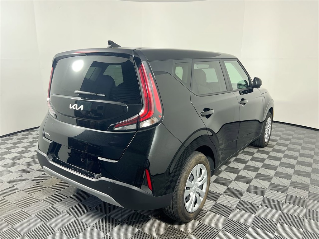 2025 Kia Soul LX S photo 2