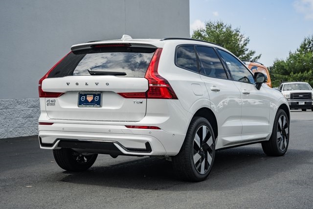 2025 Volvo XC60 Hybrid T8 Plus photo 4