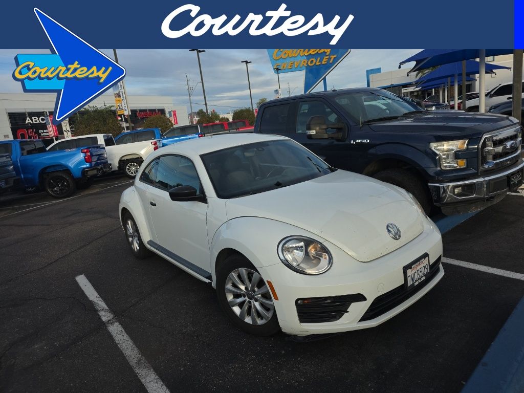 2017 Volkswagen Beetle S's photo