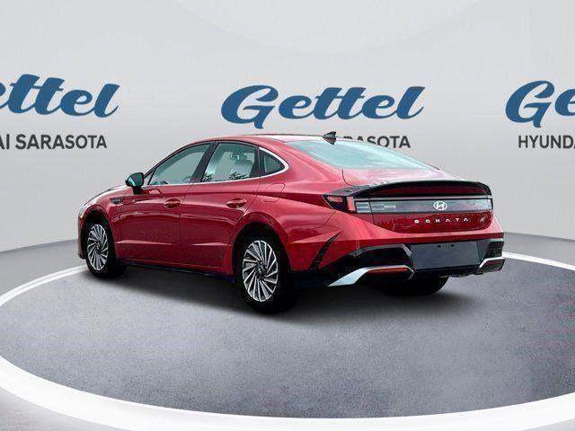 2025 Hyundai Sonata Hybrid SEL photo 3
