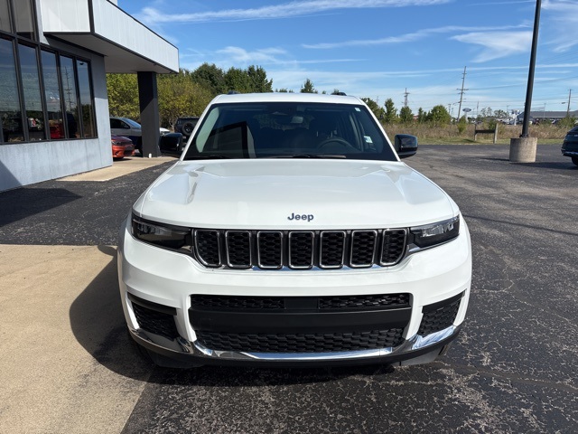 2023 Jeep Grand Cherokee Laredo photo 6