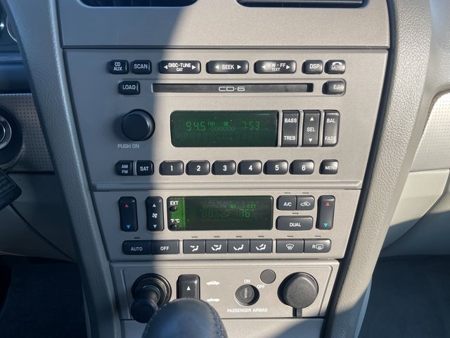 2004 Ford Thunderbird Base photo 18