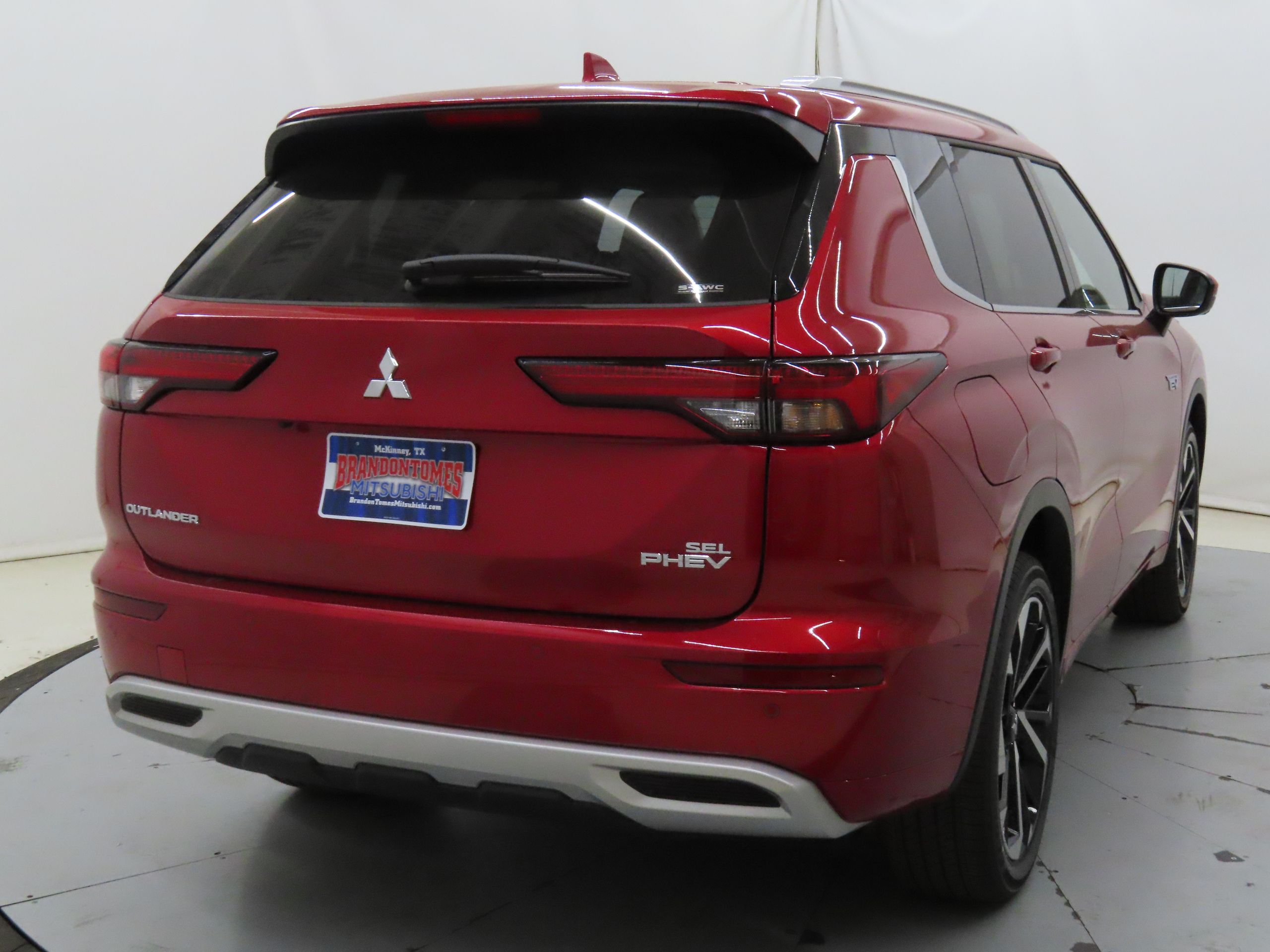 2025 Mitsubishi Outlander PHEV SEL photo 2