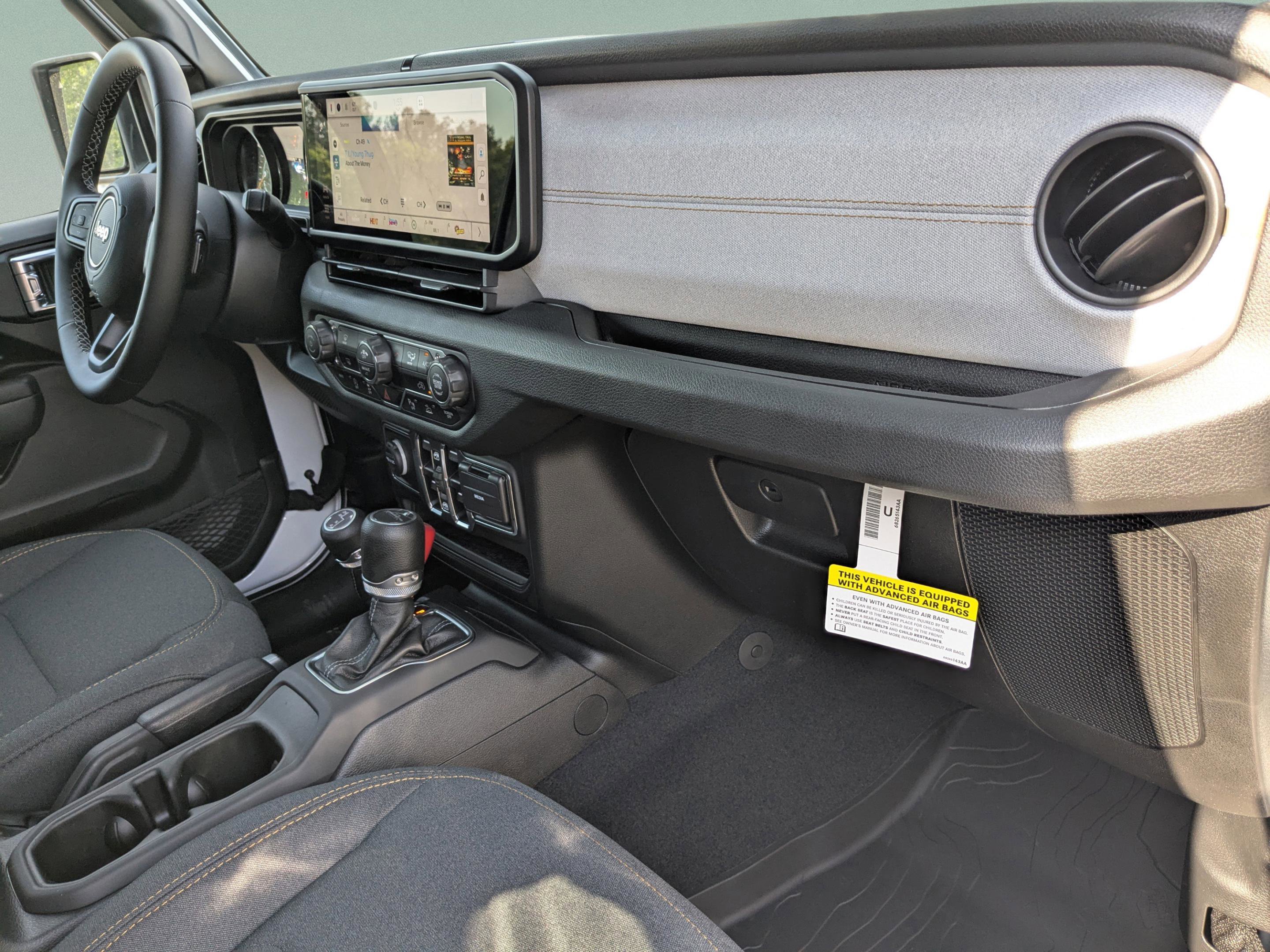 2025 Jeep Gladiator Sport S photo 8